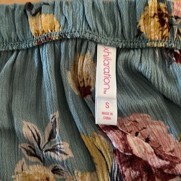 Xhilaration Xhileration Floral Off-Shoulder Romper - Picture 6 of 9